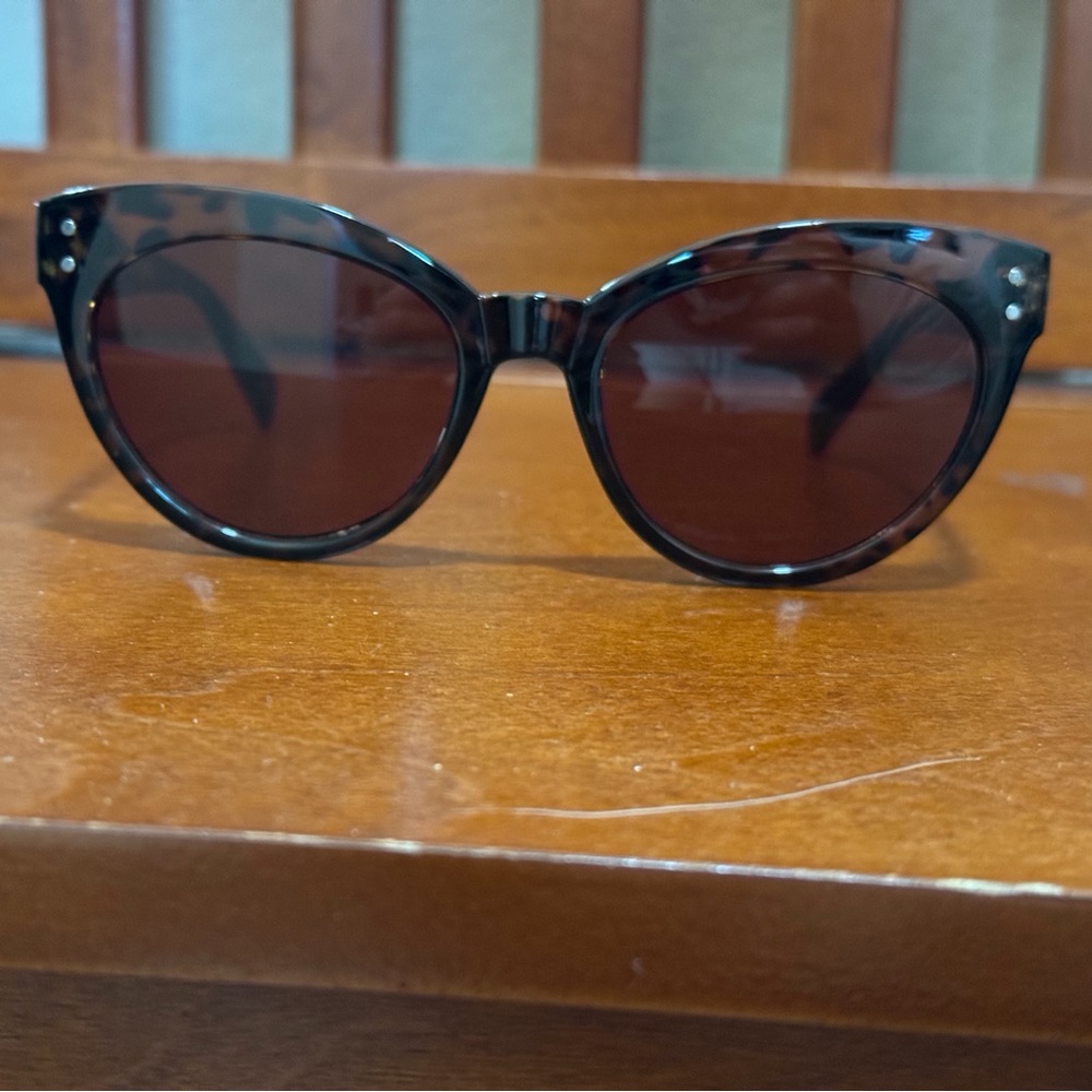 Saint Owen and Curateur tortoiseshell sunglasses